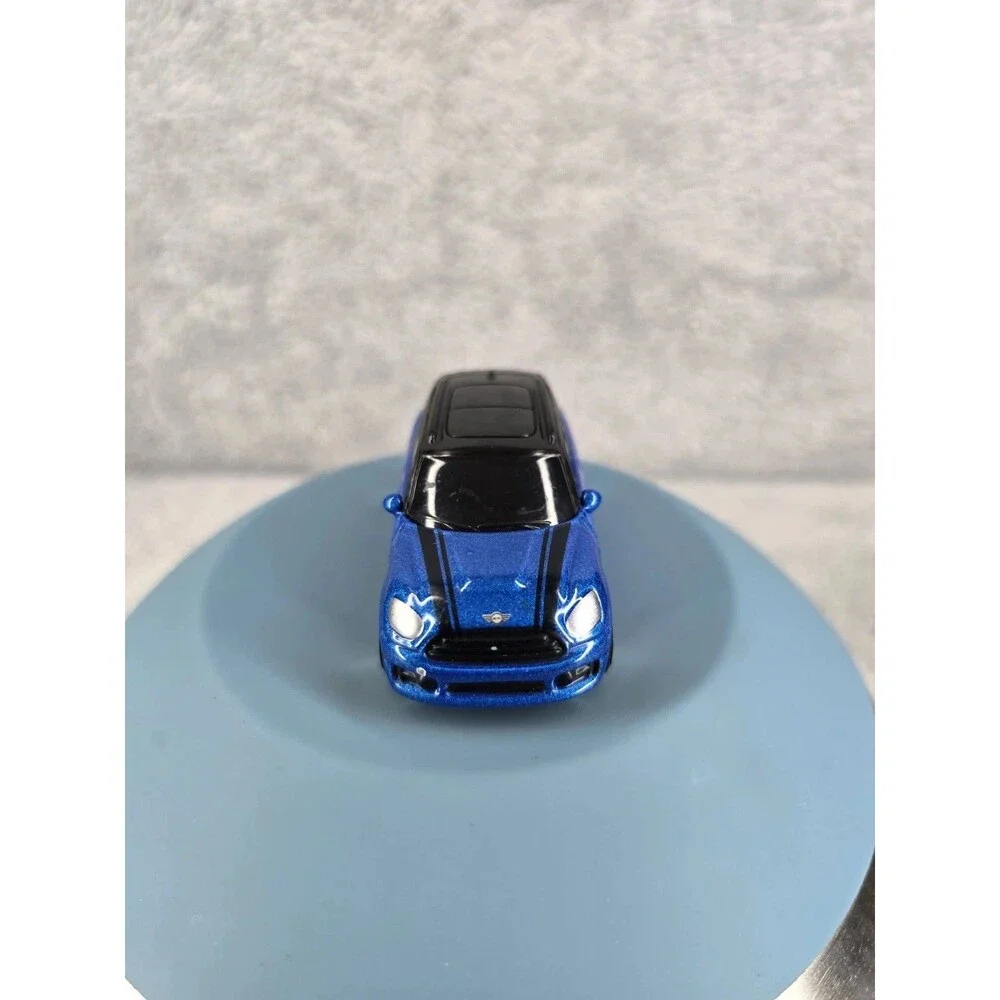 Maisto 1/64 diecast blue mini cooper countryman loose toy vehicle